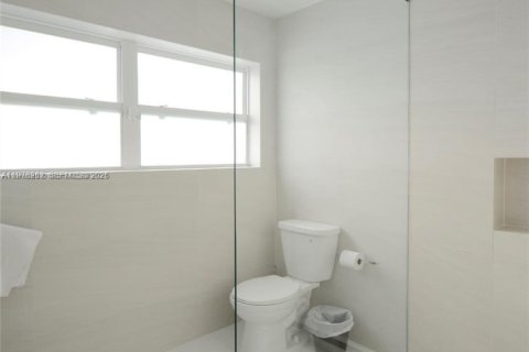 House in Miami Beach, Florida 4 bedrooms № 2041894 - photo 22