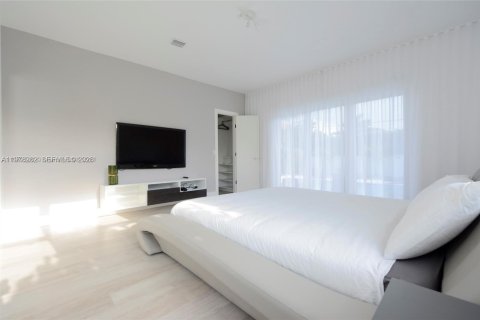 House in Miami Beach, Florida 4 bedrooms № 2041894 - photo 20