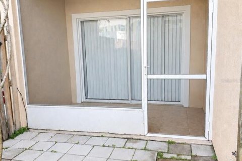Снять в аренду кондоминиум в Орландо, Флорида 3 спальни, 111.48м2, № 2134121 - фото 2