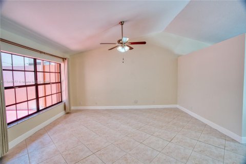 Townhouse in Palm Beach Gardens, Florida 3 bedrooms, 133.22 sq.m. № 1842355 - photo 12