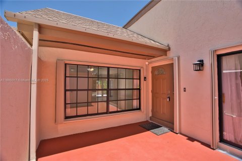 Townhouse in Palm Beach Gardens, Florida 3 bedrooms, 133.22 sq.m. № 1842355 - photo 4