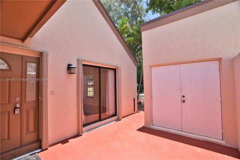 Townhouse in Palm Beach Gardens, Florida 3 bedrooms, 133.22 sq.m. № 1842355 - photo 3