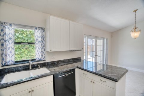 Townhouse in Palm Beach Gardens, Florida 3 bedrooms, 133.22 sq.m. № 1842355 - photo 19