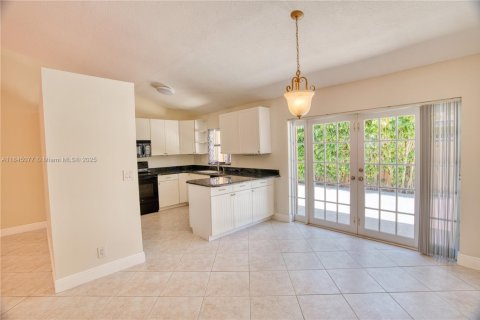 Townhouse in Palm Beach Gardens, Florida 3 bedrooms, 133.22 sq.m. № 1842355 - photo 15