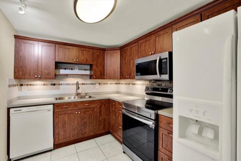 Copropriété à vendre à Largo, Floride: 2 chambres, 102.19 m2 № 2420376 - photo 9