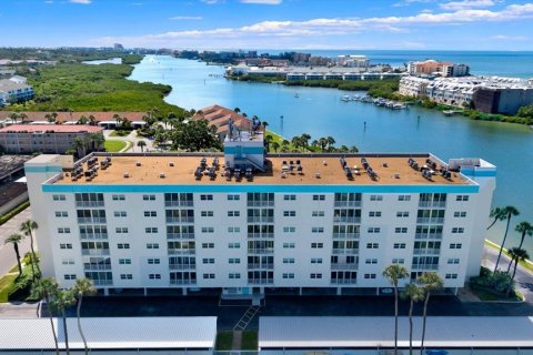 Condo à Largo, Floride, 2 chambres  № 2420376