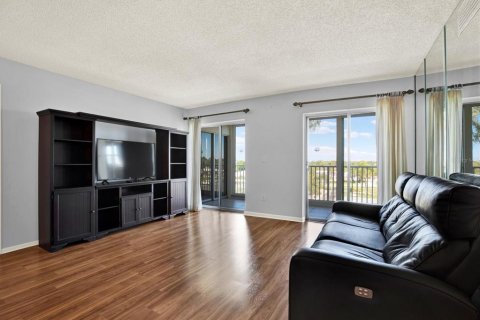 Copropriété à vendre à Largo, Floride: 2 chambres, 102.19 m2 № 2420376 - photo 7