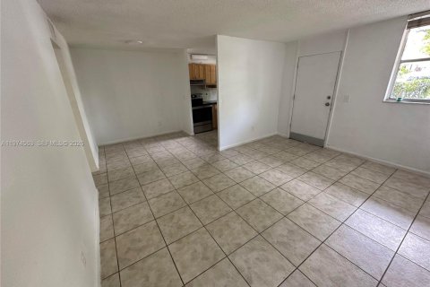 Copropriété à louer à North Bay Village, Floride: 1 chambre, 57.6 m2 № 2041269 - photo 5