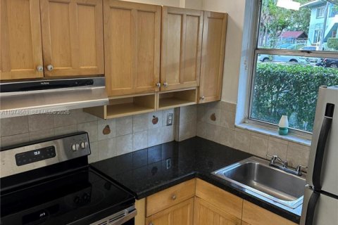 Copropriété à louer à North Bay Village, Floride: 1 chambre, 57.6 m2 № 2041269 - photo 3