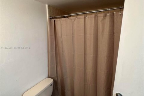 Copropriété à louer à North Bay Village, Floride: 1 chambre, 57.6 m2 № 2041269 - photo 18