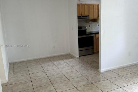 Copropriété à louer à North Bay Village, Floride: 1 chambre, 57.6 m2 № 2041269 - photo 4