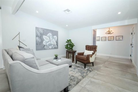 Villa ou maison à vendre à Longwood, Floride: 3 chambres, 178.37 m2 № 2415550 - photo 5