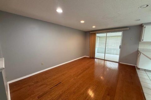 Villa ou maison à louer à Zephyrhills, Floride: 2 chambres, 113.71 m2 № 2386636 - photo 4