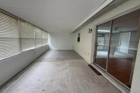Villa ou maison à louer à Zephyrhills, Floride: 2 chambres, 113.71 m2 № 2386636 - photo 9