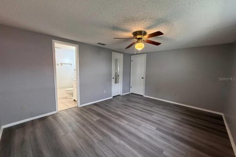 Villa ou maison à louer à Zephyrhills, Floride: 2 chambres, 113.71 m2 № 2386636 - photo 11