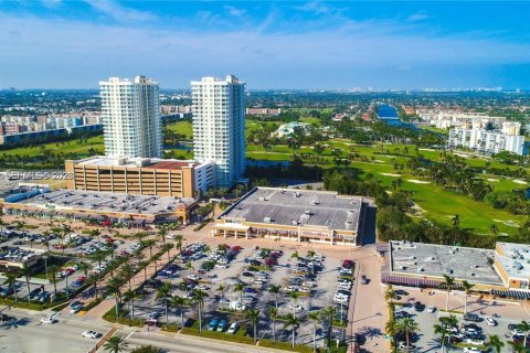 Condominio en alquiler en Hallandale Beach, Florida, 2 dormitorios, 132.39 m2 № 2043890 - foto 23