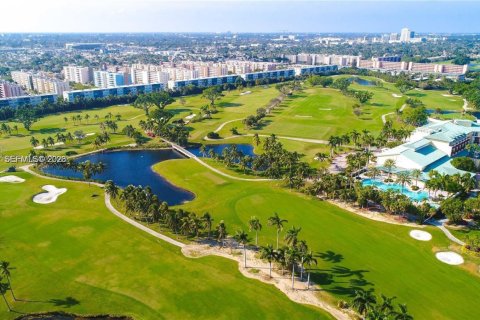 Condominio en alquiler en Hallandale Beach, Florida, 2 dormitorios, 132.39 m2 № 2043890 - foto 27