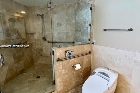 Condominio en alquiler en Hallandale Beach, Florida, 2 dormitorios, 132.39 m2 № 2043890 - foto 17
