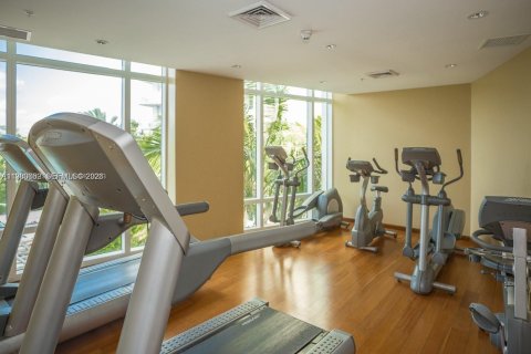 Condominio en alquiler en Hallandale Beach, Florida, 2 dormitorios, 132.39 m2 № 2043890 - foto 24