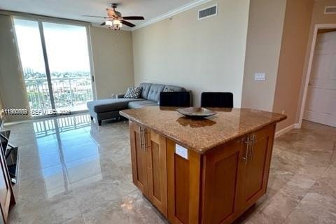 Condominio en alquiler en Hallandale Beach, Florida, 2 dormitorios, 132.39 m2 № 2043890 - foto 4