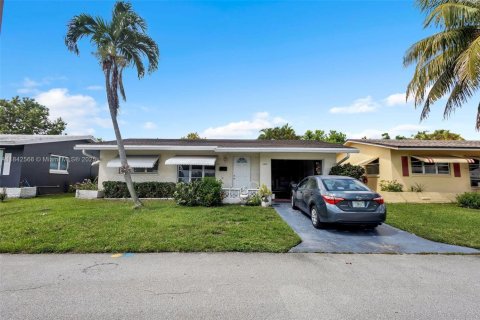House in Tamarac, Florida 2 bedrooms, 93.09 sq.m. № 1834014 - photo 1