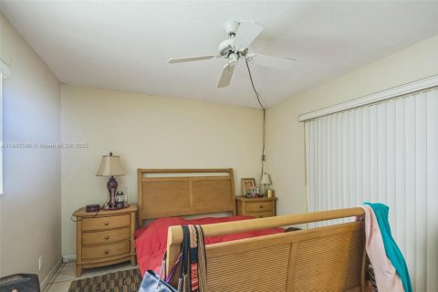 House in Tamarac, Florida 2 bedrooms, 93.09 sq.m. № 1834014 - photo 17