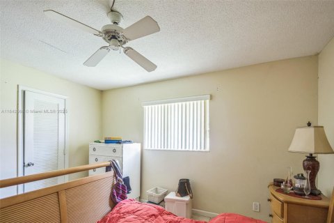 House in Tamarac, Florida 2 bedrooms, 93.09 sq.m. № 1834014 - photo 16