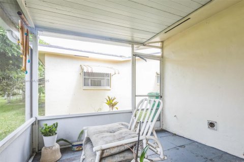 House in Tamarac, Florida 2 bedrooms, 93.09 sq.m. № 1834014 - photo 20