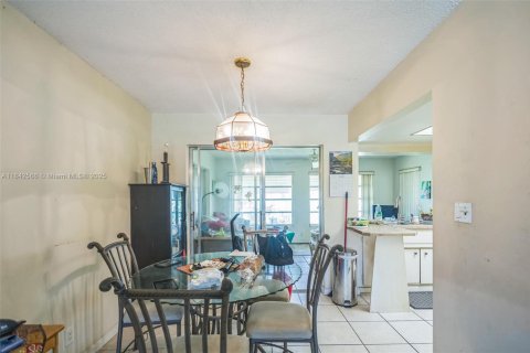 House in Tamarac, Florida 2 bedrooms, 93.09 sq.m. № 1834014 - photo 23