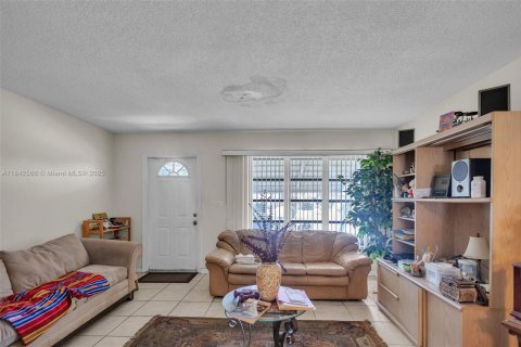 House in Tamarac, Florida 2 bedrooms, 93.09 sq.m. № 1834014 - photo 26