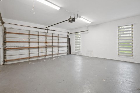 Купить виллу или дом в Майами, Флорида 5 спален, 216.65м2, № 1845813 - фото 22