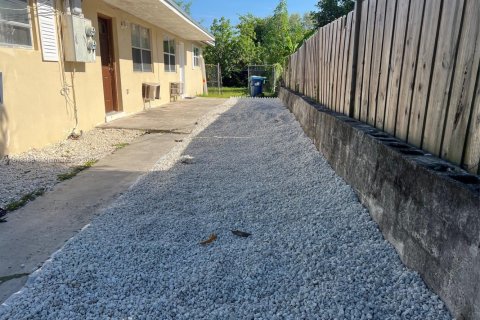 Villa ou maison à louer à Miami, Floride: 2 chambres, 78.97 m2 № 1982550 - photo 16