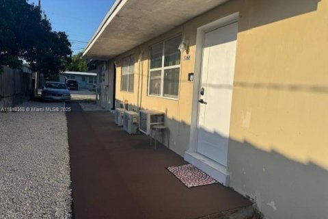 Villa ou maison à louer à Miami, Floride: 2 chambres, 78.97 m2 № 1982550 - photo 17