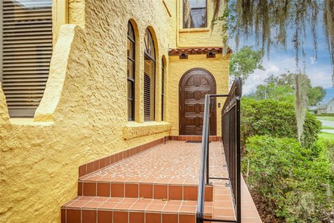 Casa en venta en Lakeland, Florida, 4 dormitorios, 350.8 m2 № 2106546 - foto 5