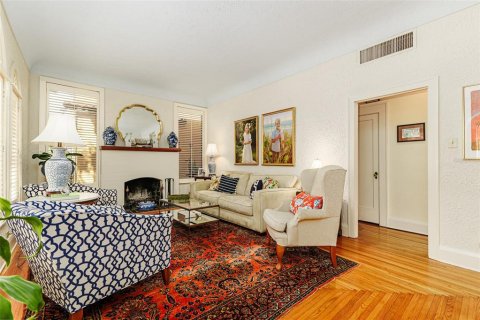 Casa en venta en Lakeland, Florida, 4 dormitorios, 350.8 m2 № 2106546 - foto 8