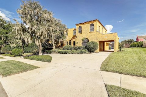 Casa en venta en Lakeland, Florida, 4 dormitorios, 350.8 m2 № 2106546 - foto 2