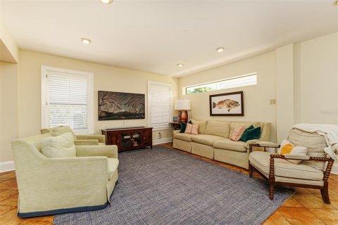Casa en venta en Lakeland, Florida, 4 dormitorios, 350.8 m2 № 2106546 - foto 14