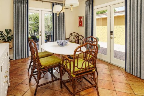 Casa en venta en Lakeland, Florida, 4 dormitorios, 350.8 m2 № 2106546 - foto 18