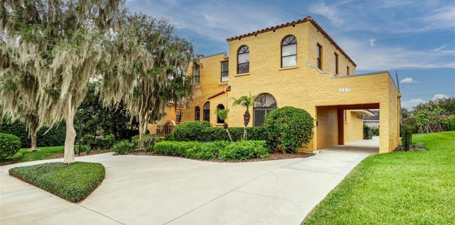 Casa en Lakeland, Florida 4 dormitorios, 350.8 m2 № 2106546