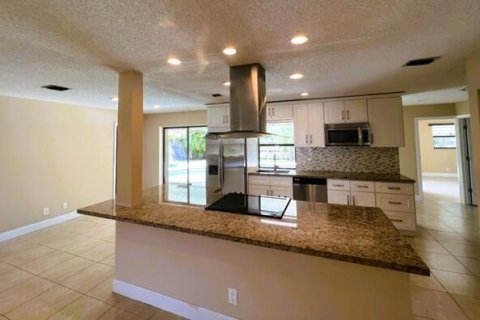 Villa ou maison à louer à Delray Beach, Floride: 3 chambres, 136.85 m2 № 2275023 - photo 3