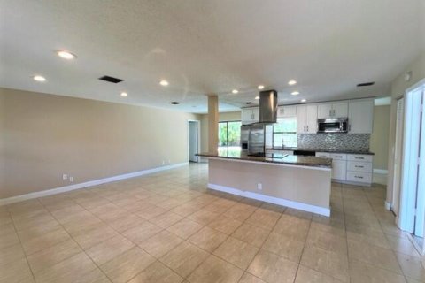 Villa ou maison à louer à Delray Beach, Floride: 3 chambres, 136.85 m2 № 2275023 - photo 2