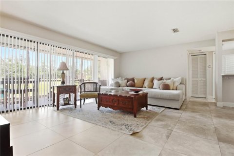 House in Oldsmar, Florida 3 bedrooms, 128.67 sq.m. № 2237427 - photo 7