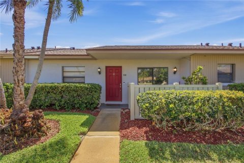 House in Oldsmar, Florida 3 bedrooms, 128.67 sq.m. № 2237427