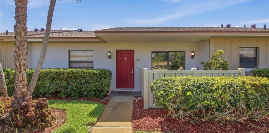 House in Oldsmar, Florida 3 bedrooms, 128.67 sq.m. № 2237427