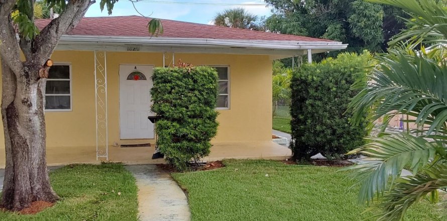 Immobilier commercial à Lake Worth, Floride 83.61 m2 № 1146644