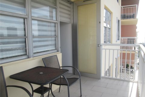 Condominio en alquiler en Sunny Isles Beach, Florida, 2 dormitorios, 100.98 m2 № 2066289 - foto 13