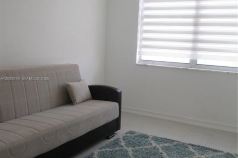 Condominio en alquiler en Sunny Isles Beach, Florida, 2 dormitorios, 100.98 m2 № 2066289 - foto 11