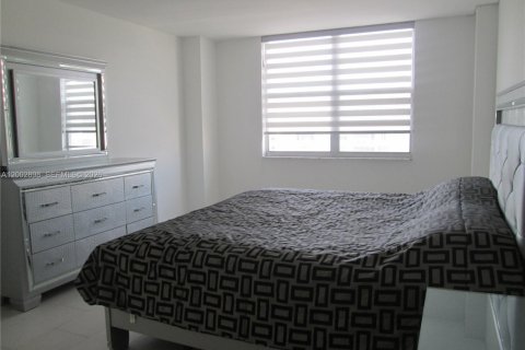 Condominio en alquiler en Sunny Isles Beach, Florida, 2 dormitorios, 100.98 m2 № 2066289 - foto 17