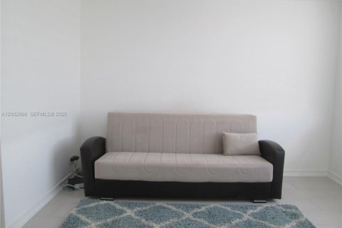 Condominio en alquiler en Sunny Isles Beach, Florida, 2 dormitorios, 100.98 m2 № 2066289 - foto 8