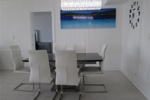 Condominio en alquiler en Sunny Isles Beach, Florida, 2 dormitorios, 100.98 m2 № 2066289 - foto 5